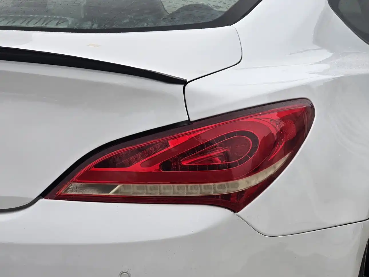 Photo 11 - Hyundai Genesis Coupe