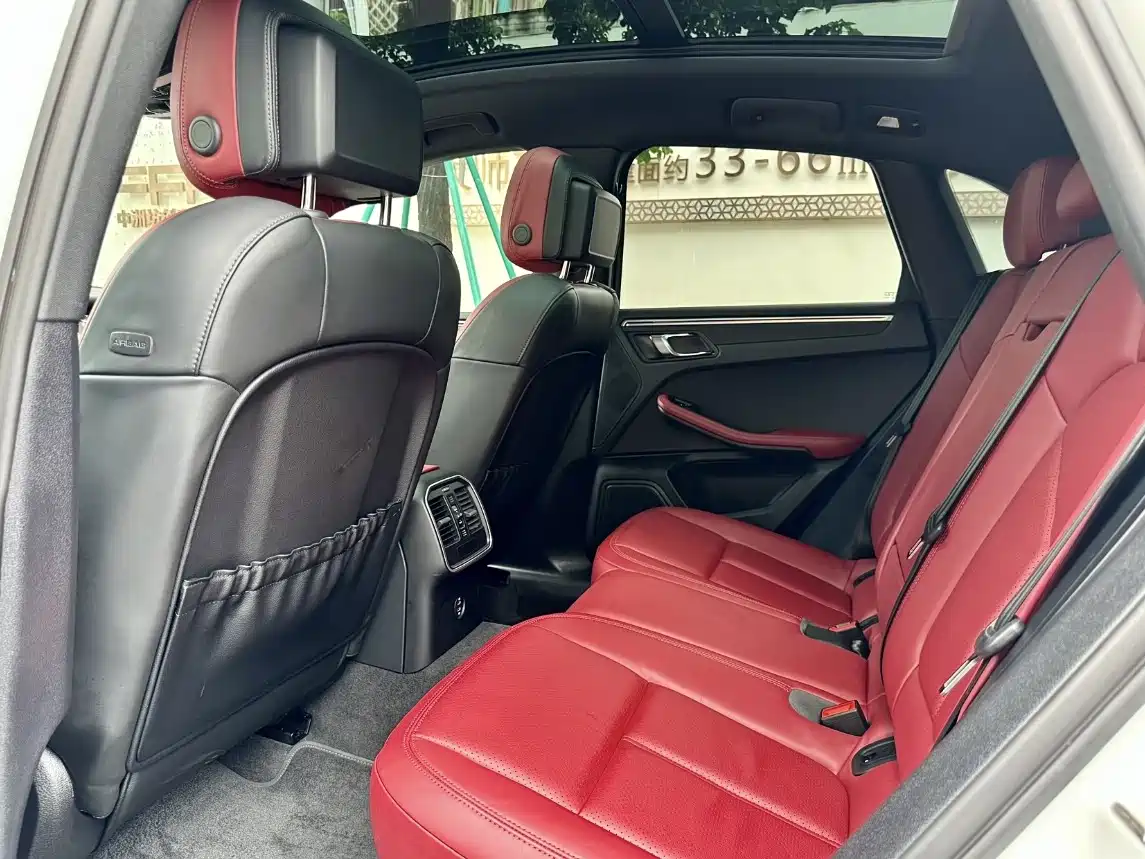 Porsche Macan 2023 Macan 2.0T фото 16