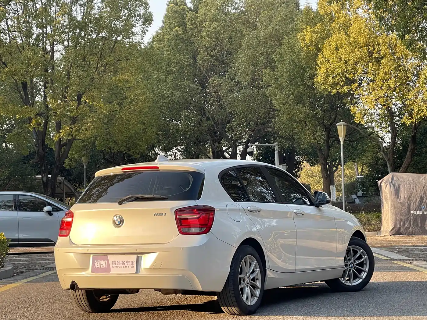 BMW 1 Series (Import) 2013 Facelift 118i Leading Model фото 6