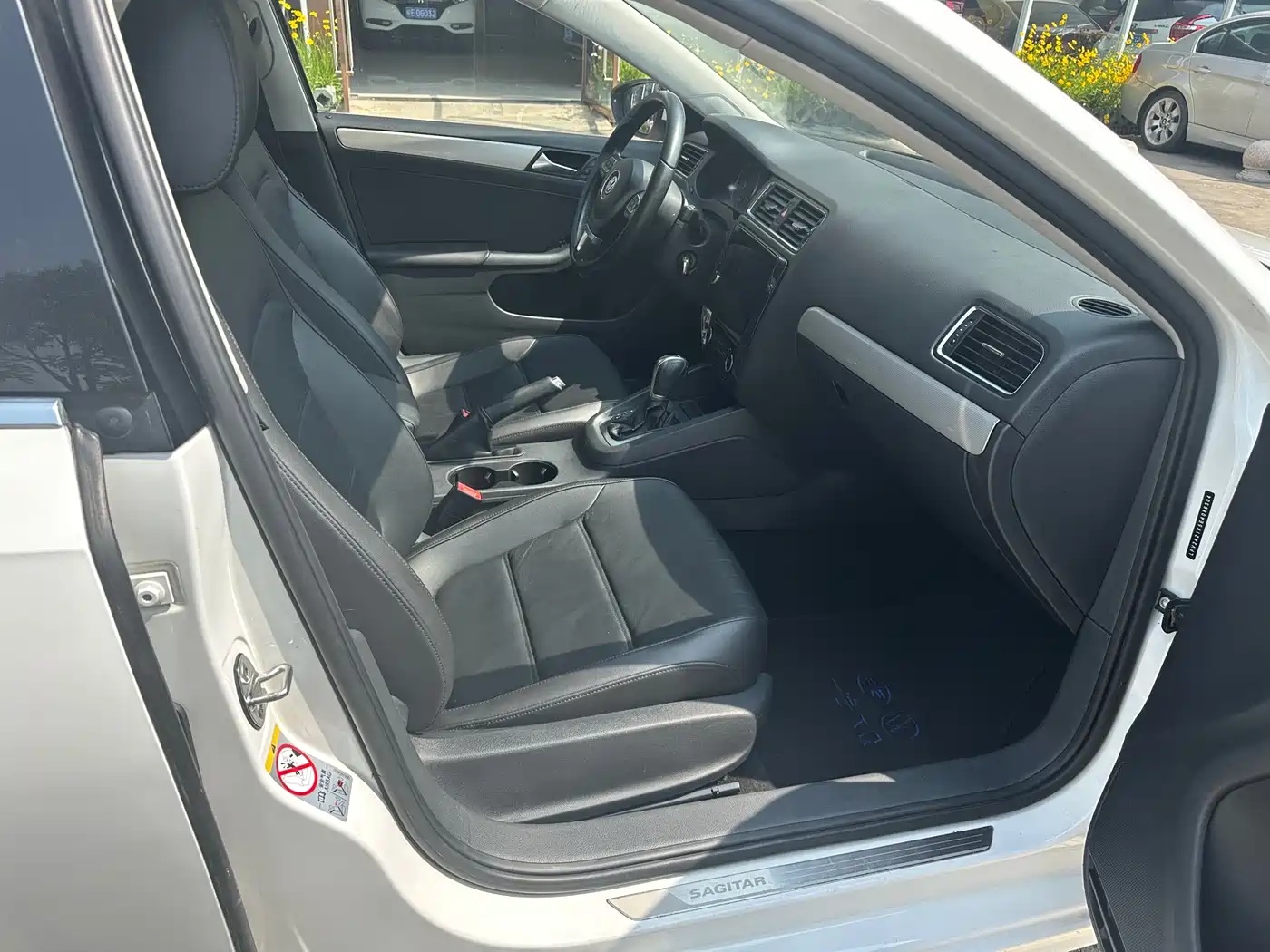 Volkswagen Sagitar 2014 1.4TSI Automatic Luxury фото 8