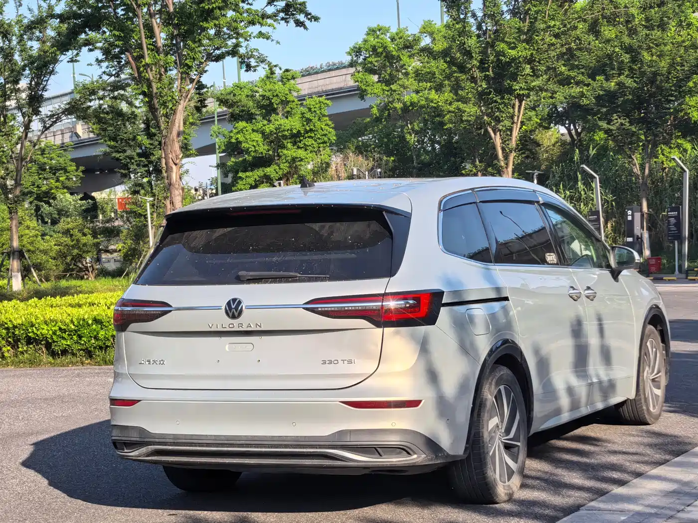Volkswagen Viloran 2020 330TSI Luxury Edition фото 6