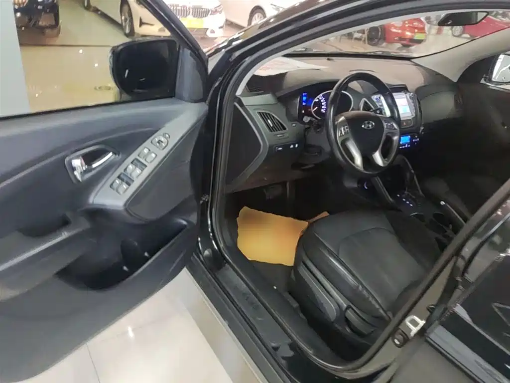 Hyundai Beijing Hyundai ix35 2013 2.0L Auto 2WD Smart GLS China IV фото 16