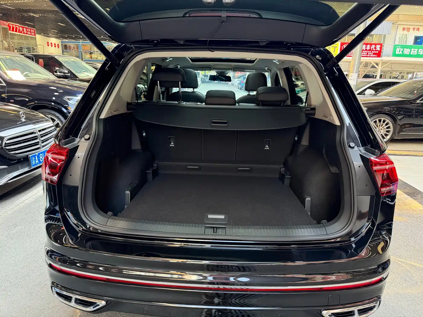 Volkswagen Tiguan L 2024 330TSI Automatic 2WD R-Line Premium Enjoyment Edition фото 33