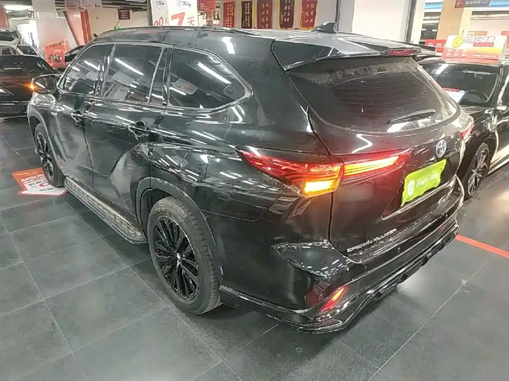 Toyota Crown Kluger 2021 2.5L HEV 4WD Luxury фото 5