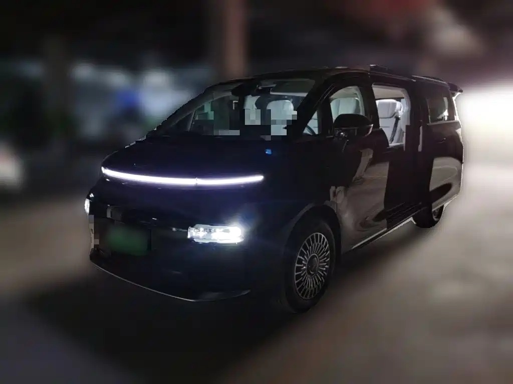 Geely Galaxy Yizhen L380 2025 Model 650km Flagship Edition AWD фото 2