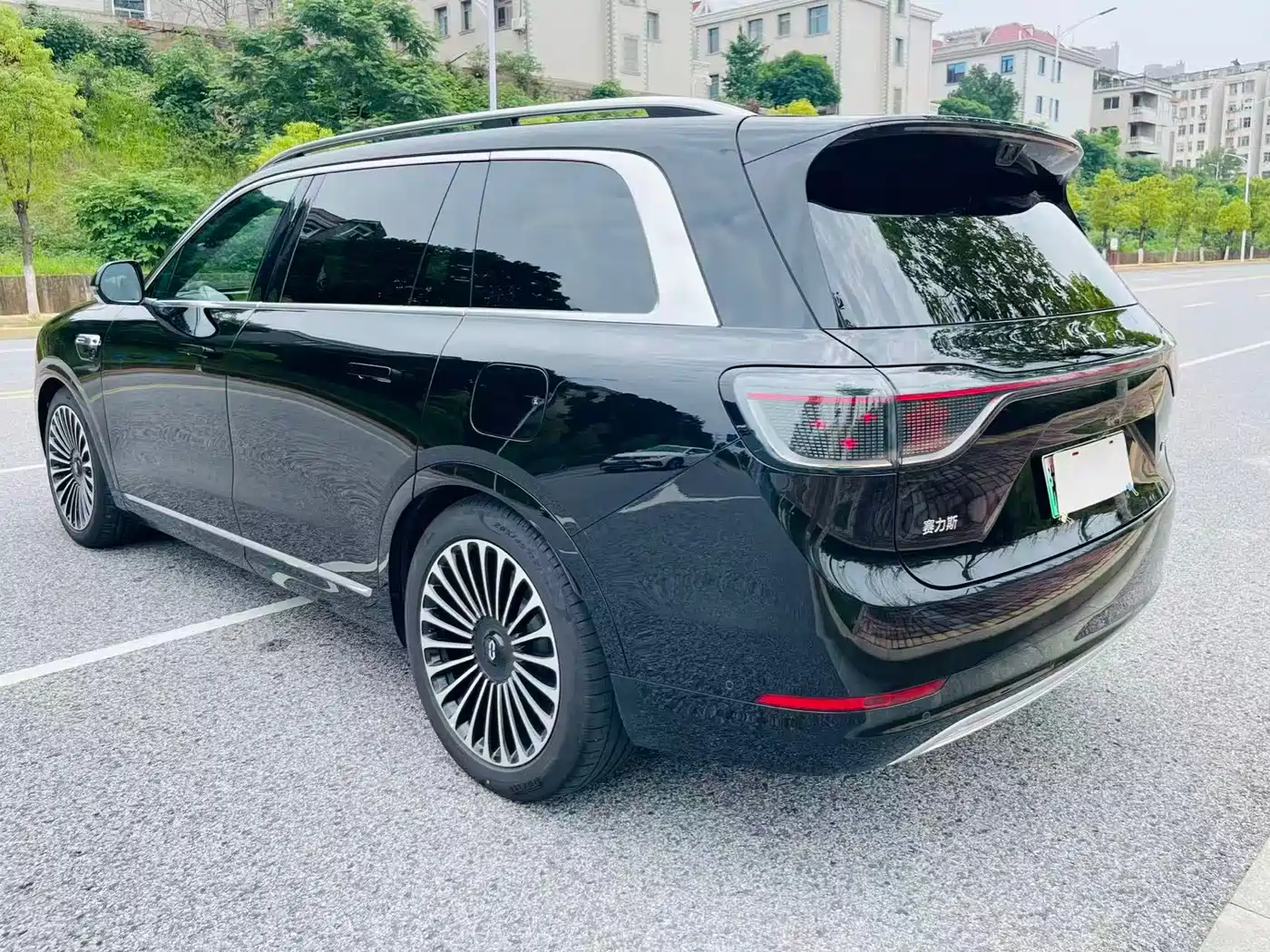 AITO Wenjie AITO M9 2025 Range Extender Max 52kWh 5-Seater фото 9