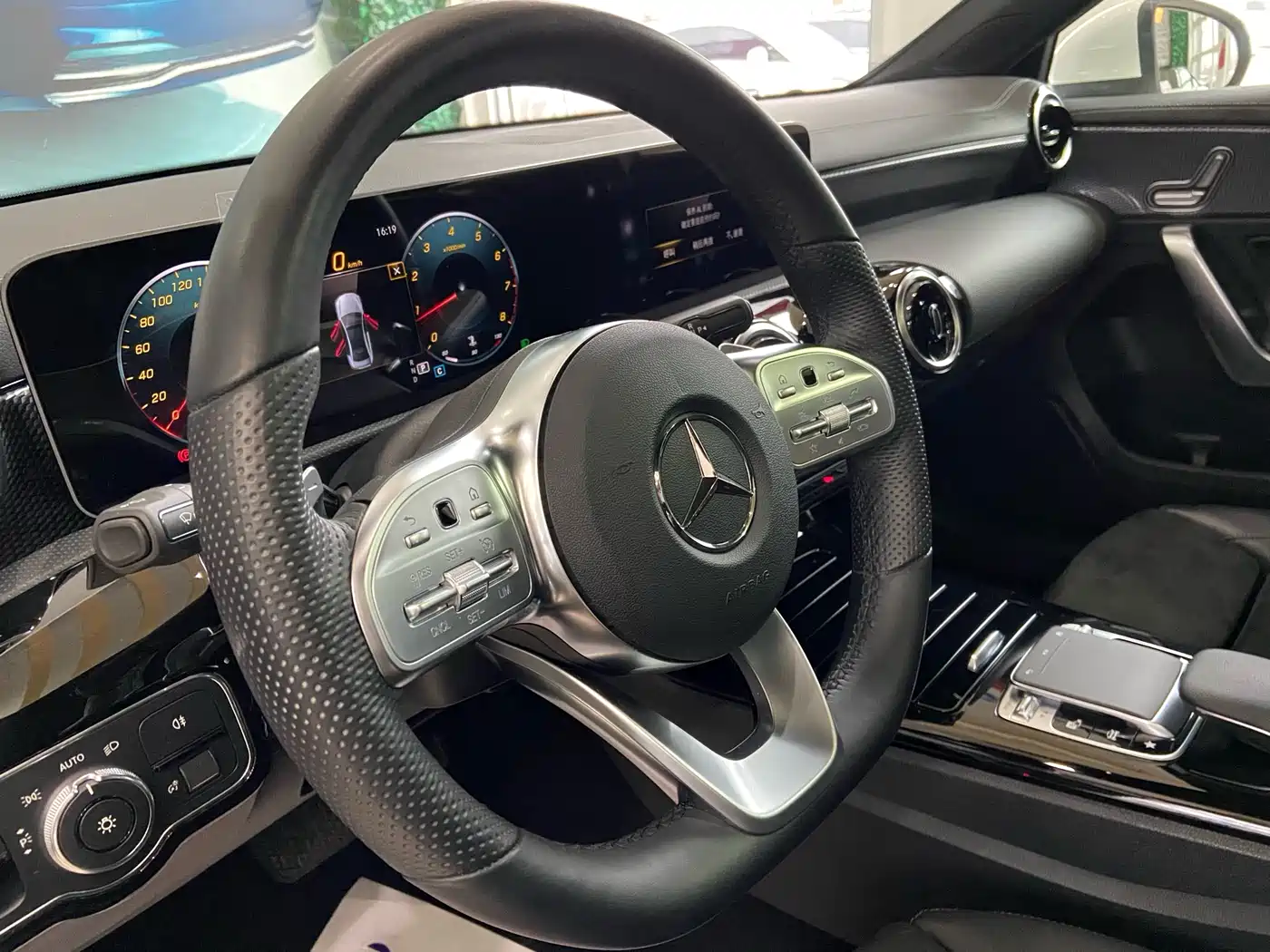 Mercedes-Benz A-Class 2020 Facelift A 200 L Sport Sedan Fashion фото 10