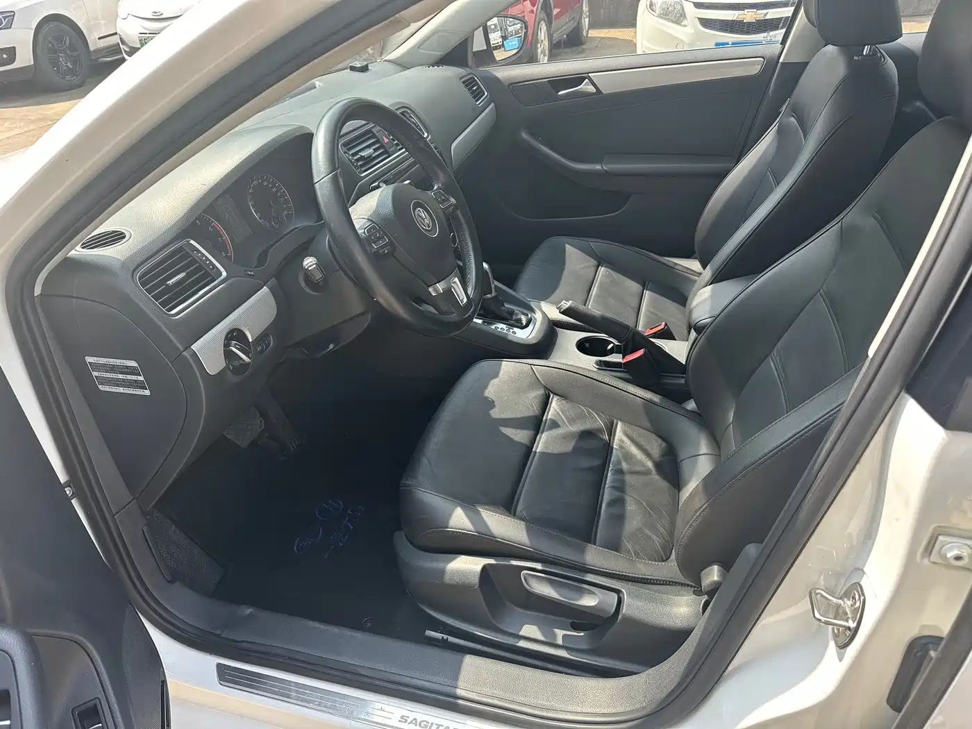 Volkswagen Sagitar 2014 1.4TSI Automatic Luxury фото 7