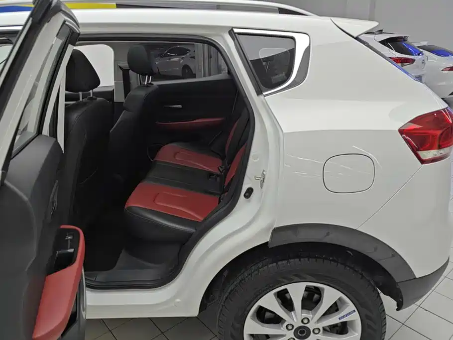 Photo 11 - Haval H2s