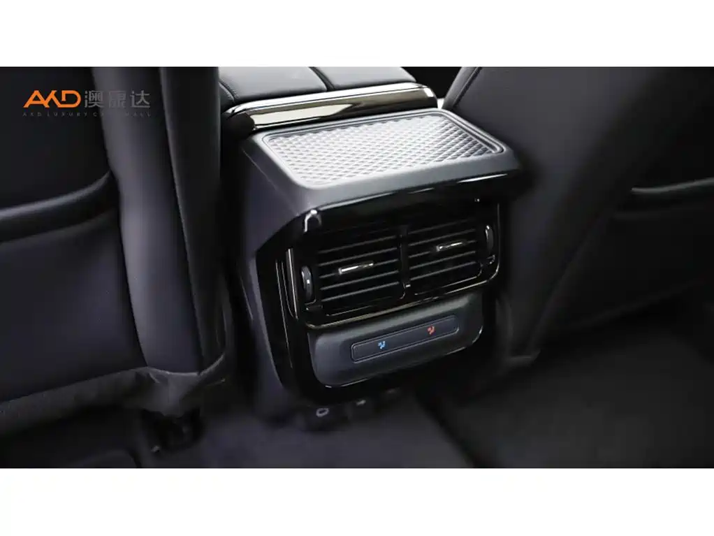 Land Rover Range Rover Evoque 2024 Range Rover Evoque L 249PS Light Master Edition фото 9