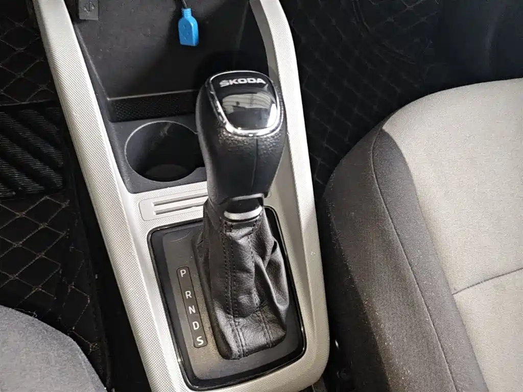 Škoda Fabia 2017 1.4L Auto Car Enjoy Edition фото 14