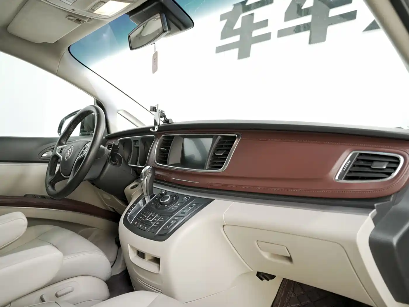 Buick GL8 2017 25S Premium Model China V фото 12
