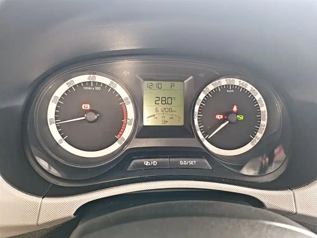 Škoda Fabia 2017 1.4L Auto Car Enjoy Edition фото 12
