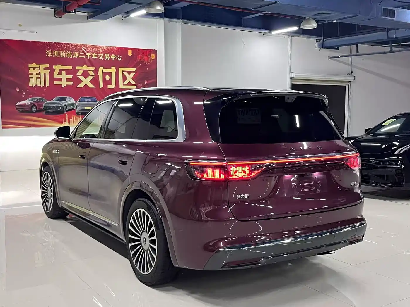 AITO Wenjie AITO M8 2025 Model Extended Range Ultra Edition 53.4kWh 5-Seater фото 6