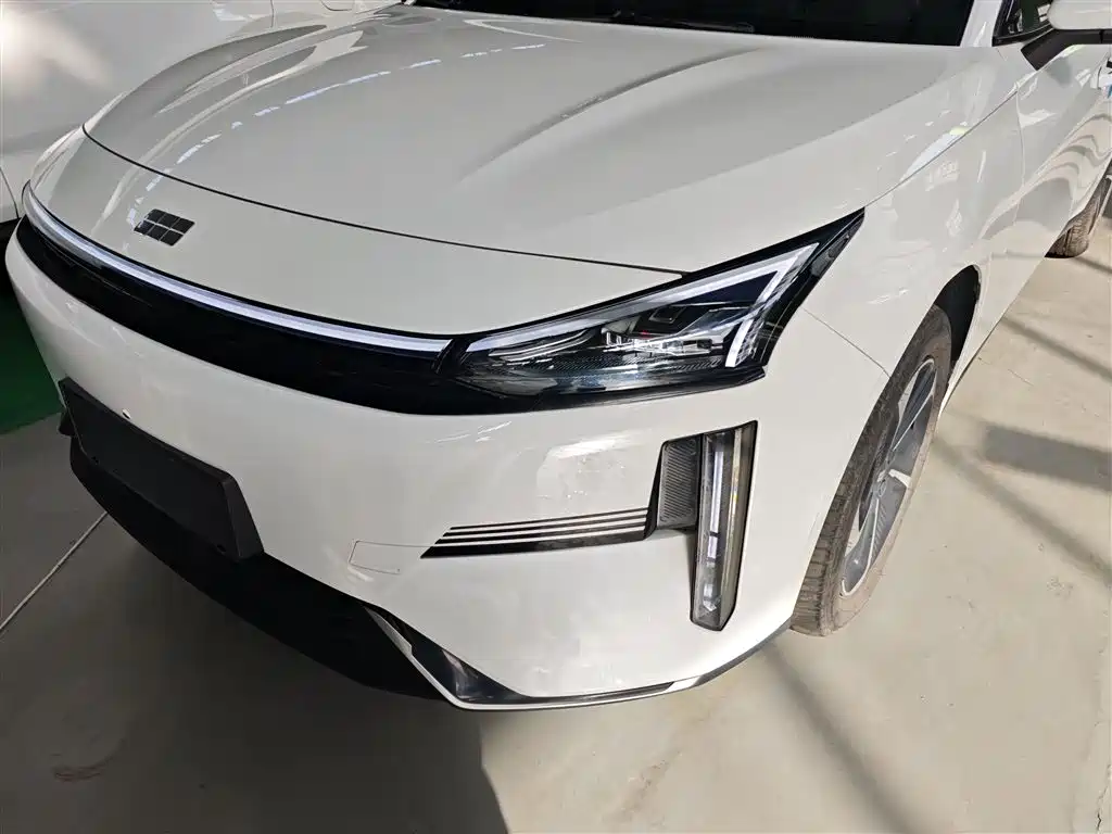 Geely Galaxy Galaxy L6 2025 EM-i 140km Starship Edition фото 24