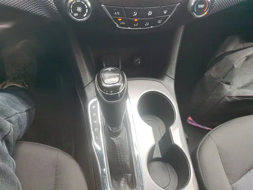 Chevrolet Cruze 2018 320 Automatic Pioneer Sunroof Edition фото 14