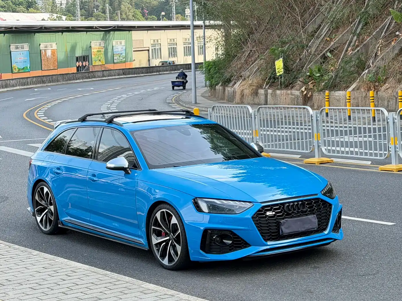 Audi RS 4 2021 RS4 Avant Dark Gold Edition фото 3