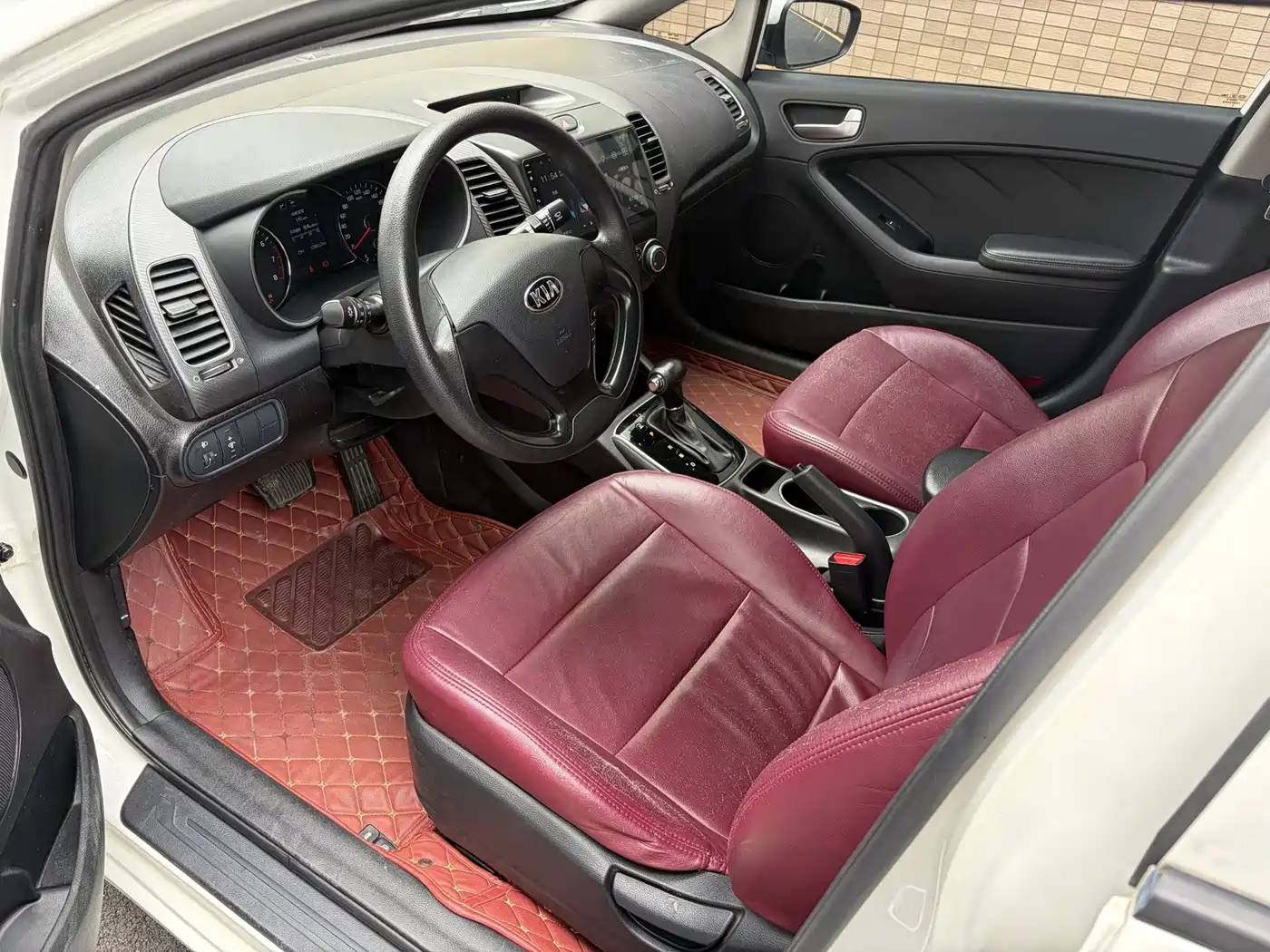 Kia K3 2017 1.6L Automatic 15th Anniversary Special GLS фото 4