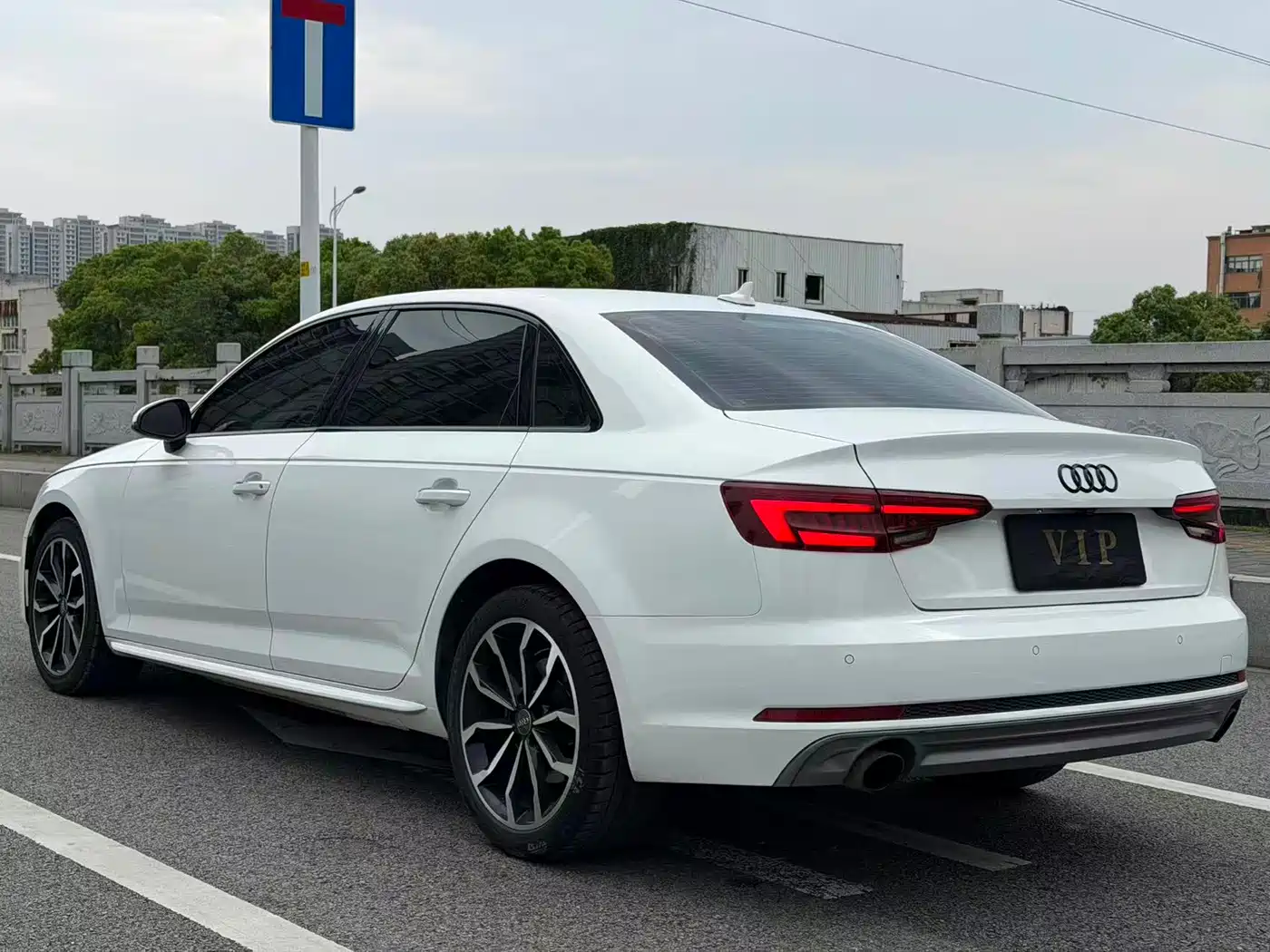Audi A4L 2018 30th Anniversary 40 TFSI Fashion фото 4
