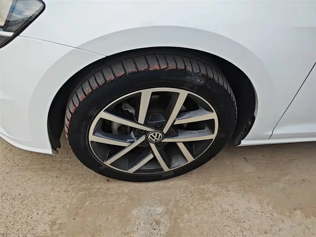 Volkswagen Golf 2020 200TSI DSG Comfort Progressive Edition фото 23