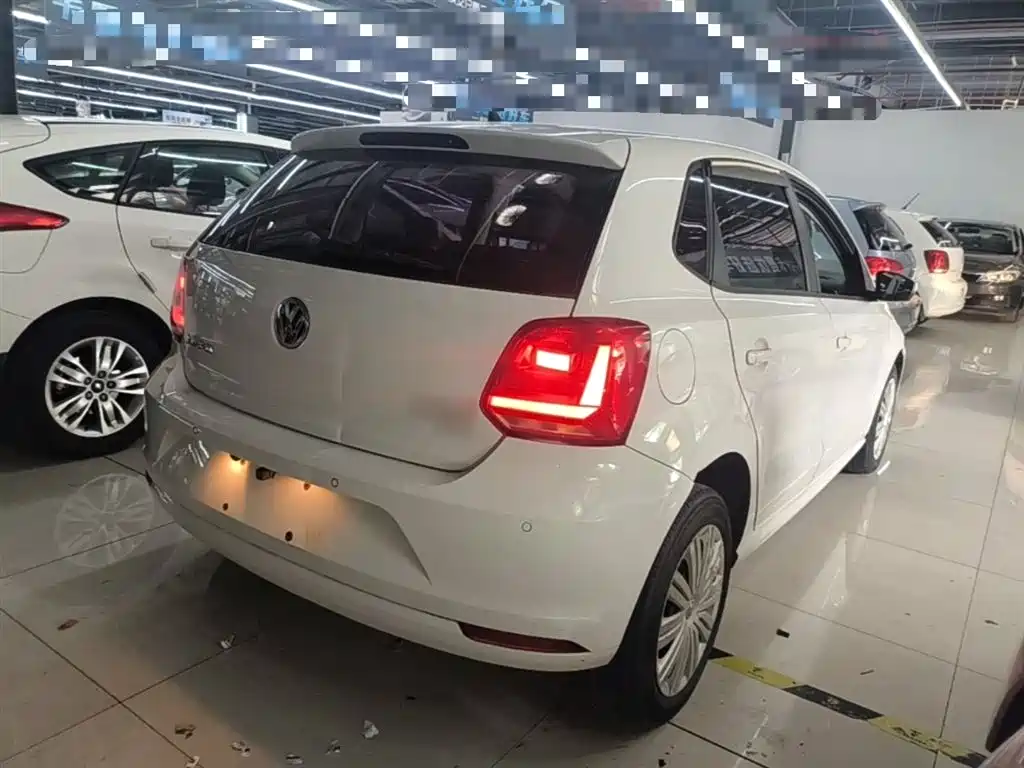 Volkswagen Polo 2016 1.6L Manual Comfort фото 7
