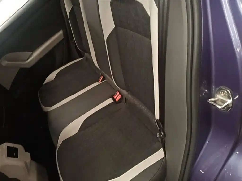 Volkswagen T-Cross 2019 1.5L Automatic Comfort Edition фото 17