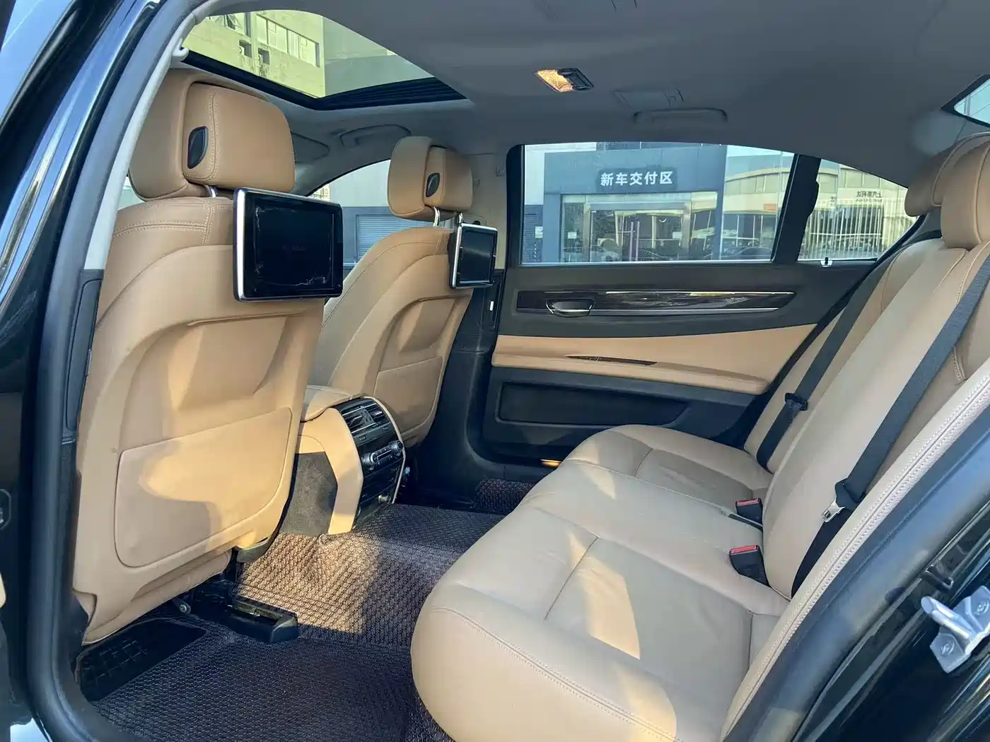 BMW 7 Series 2013 Model 730Li Leading фото 16