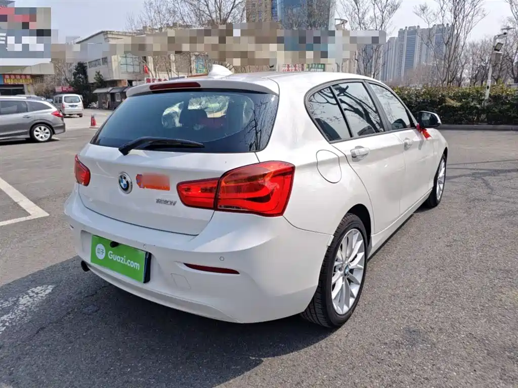 BMW 1 Series (Import) 2015 120i Leading фото 5