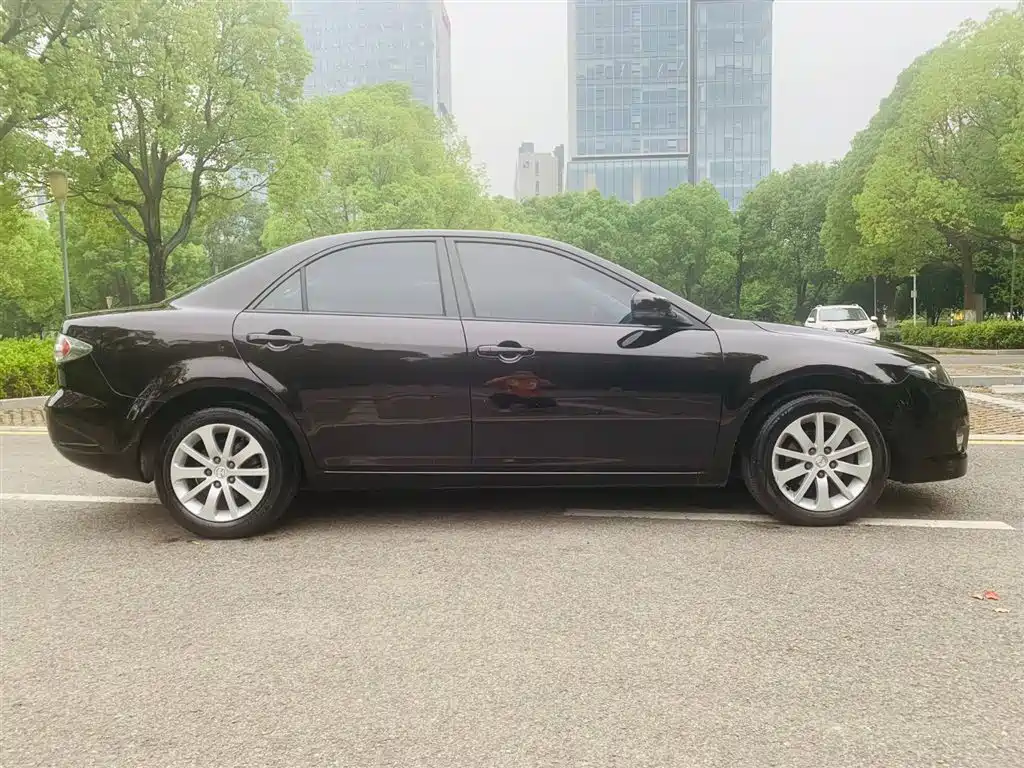 Photo 6 - Mazda 6