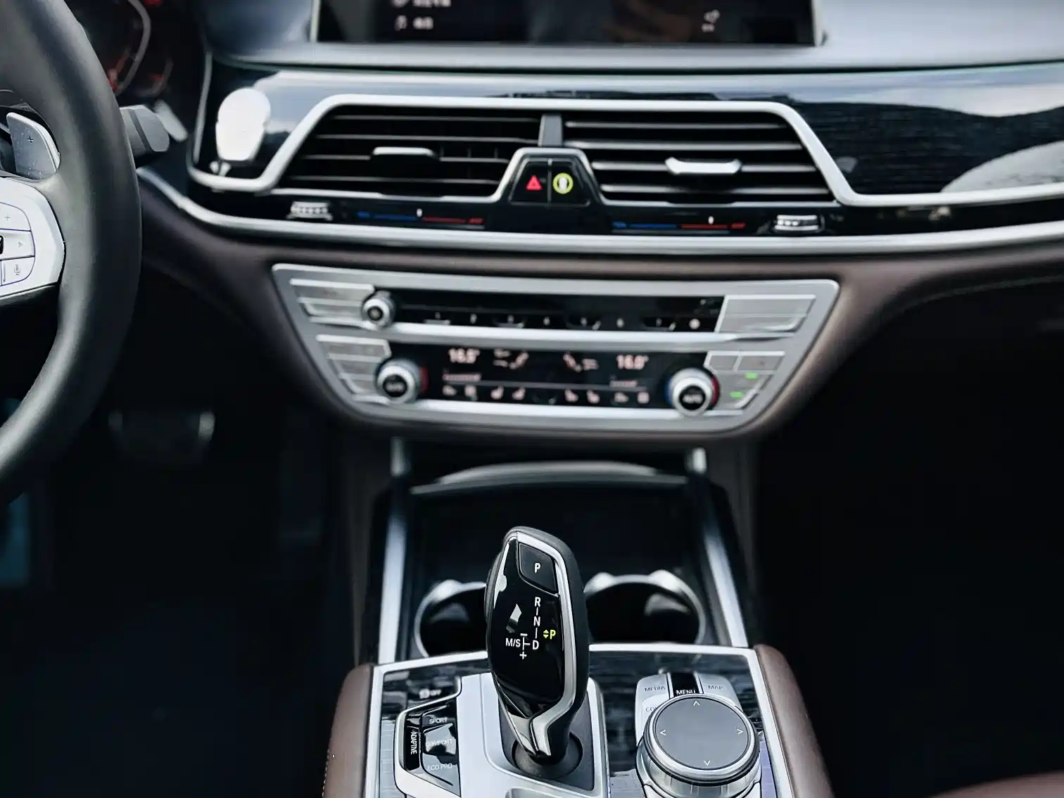Фото 12 - BMW 7 Series