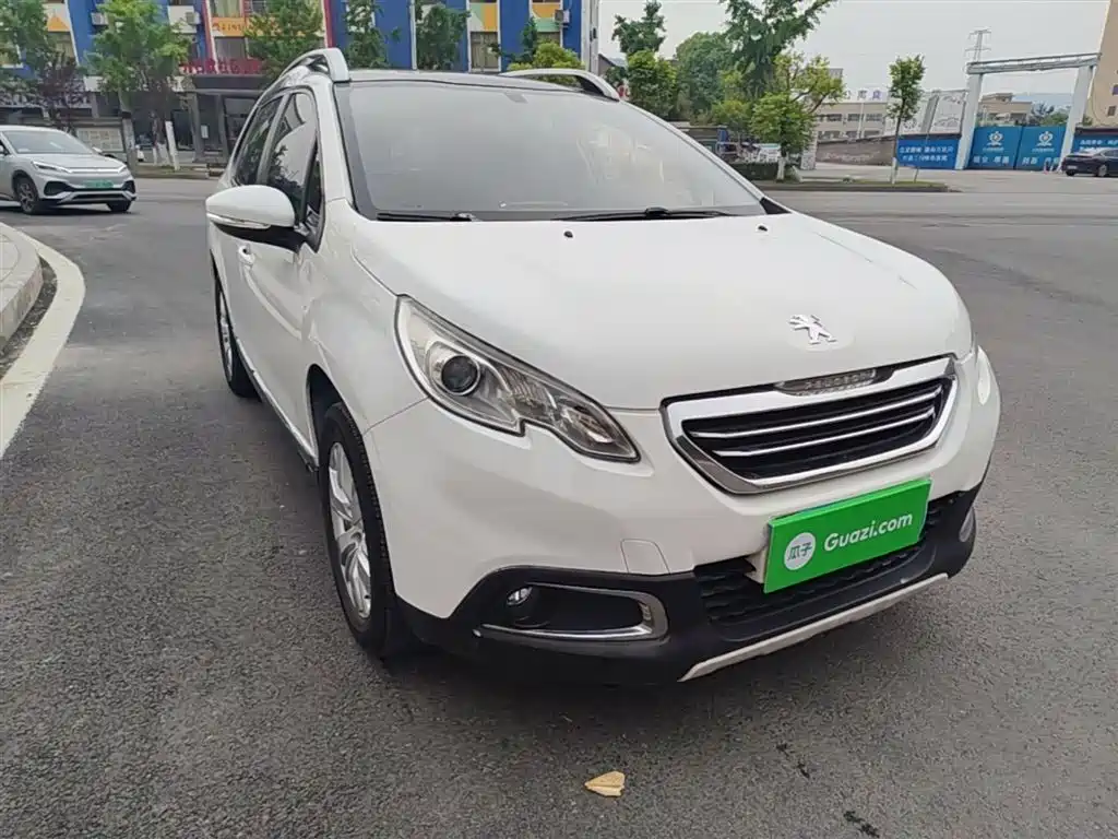 Peugeot 2008 2014 1.6L Automatic Fashion Edition фото 4