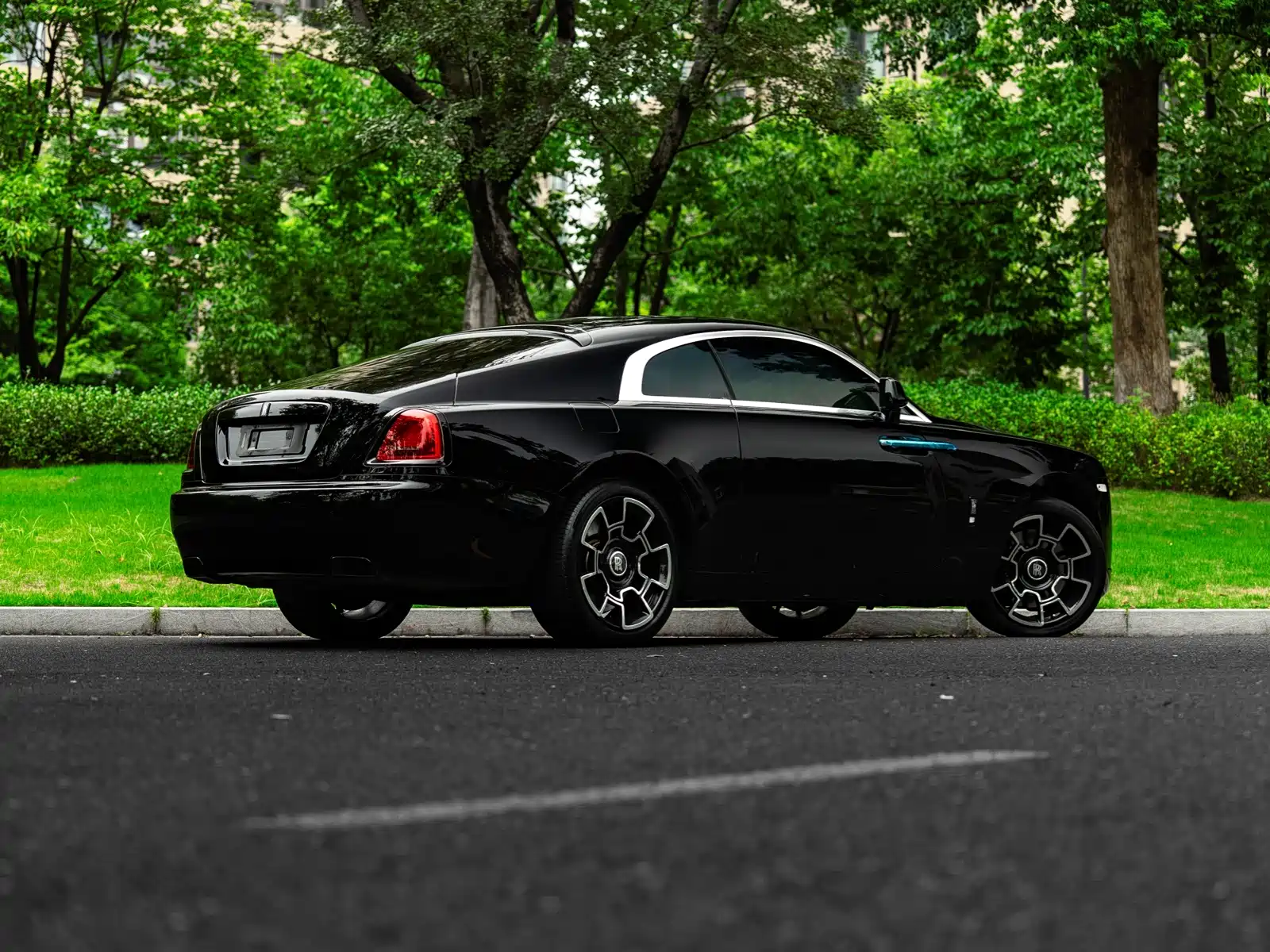 Фото 18 - Rolls-Royce Wraith