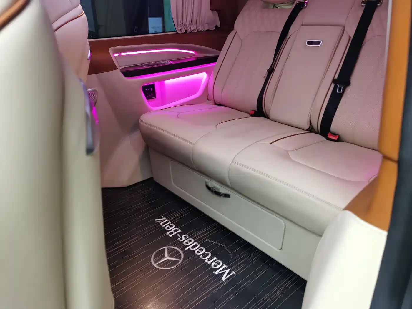 Mercedes-Benz Vito 2021 2.0T Business Edition 7-seater фото 13