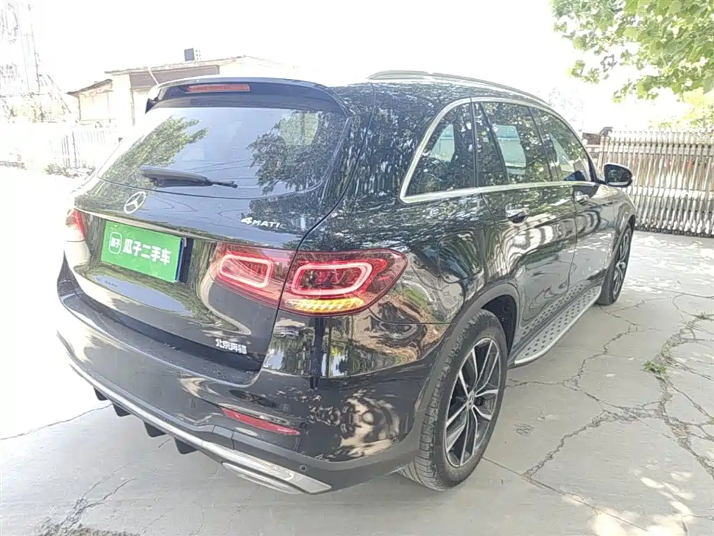 MERCEDES-BENZ GLC