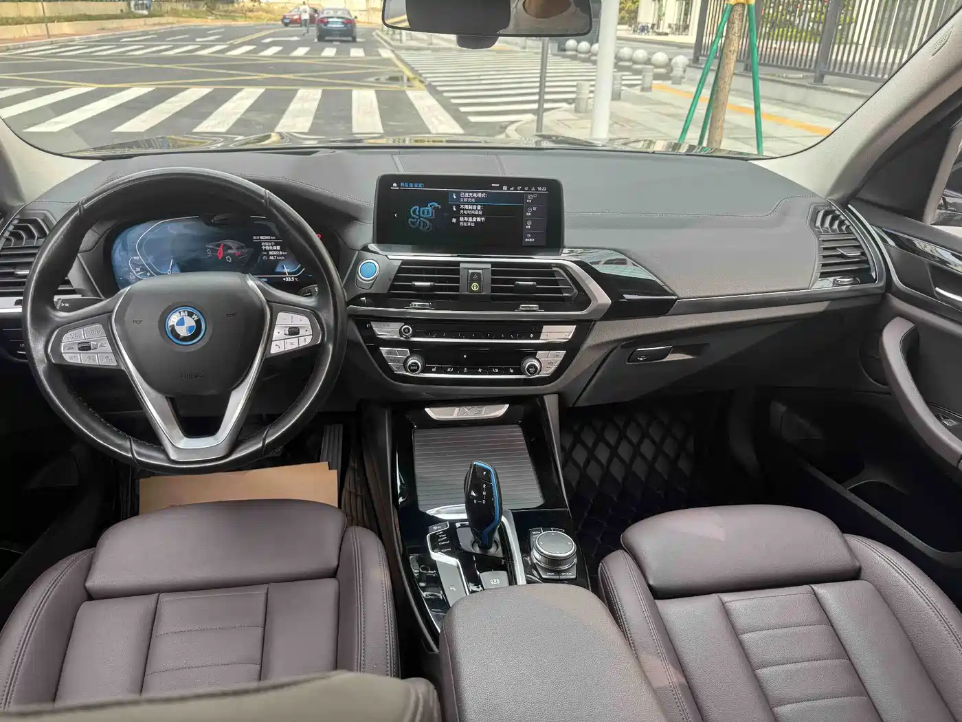 BMW iX3 2021 Leading фото 16