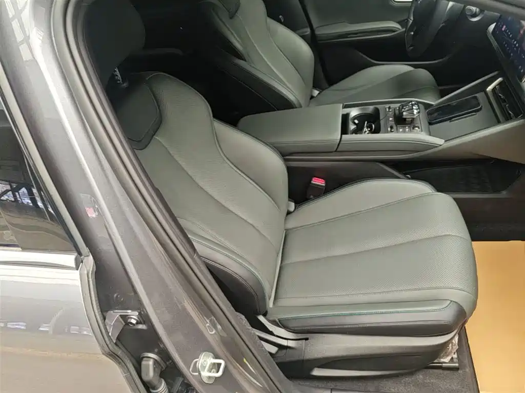BYD Qin L 2025 DM-i Smart Drive Edition 80KM Leading фото 25