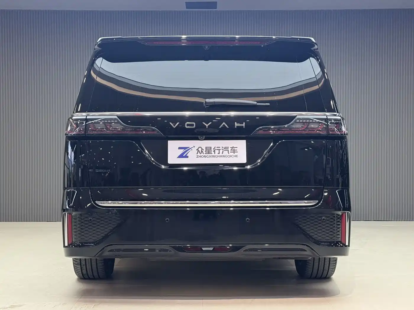 Voyah Auto Voyah Dreamer 2025 Model PHEV Basic Version фото 2