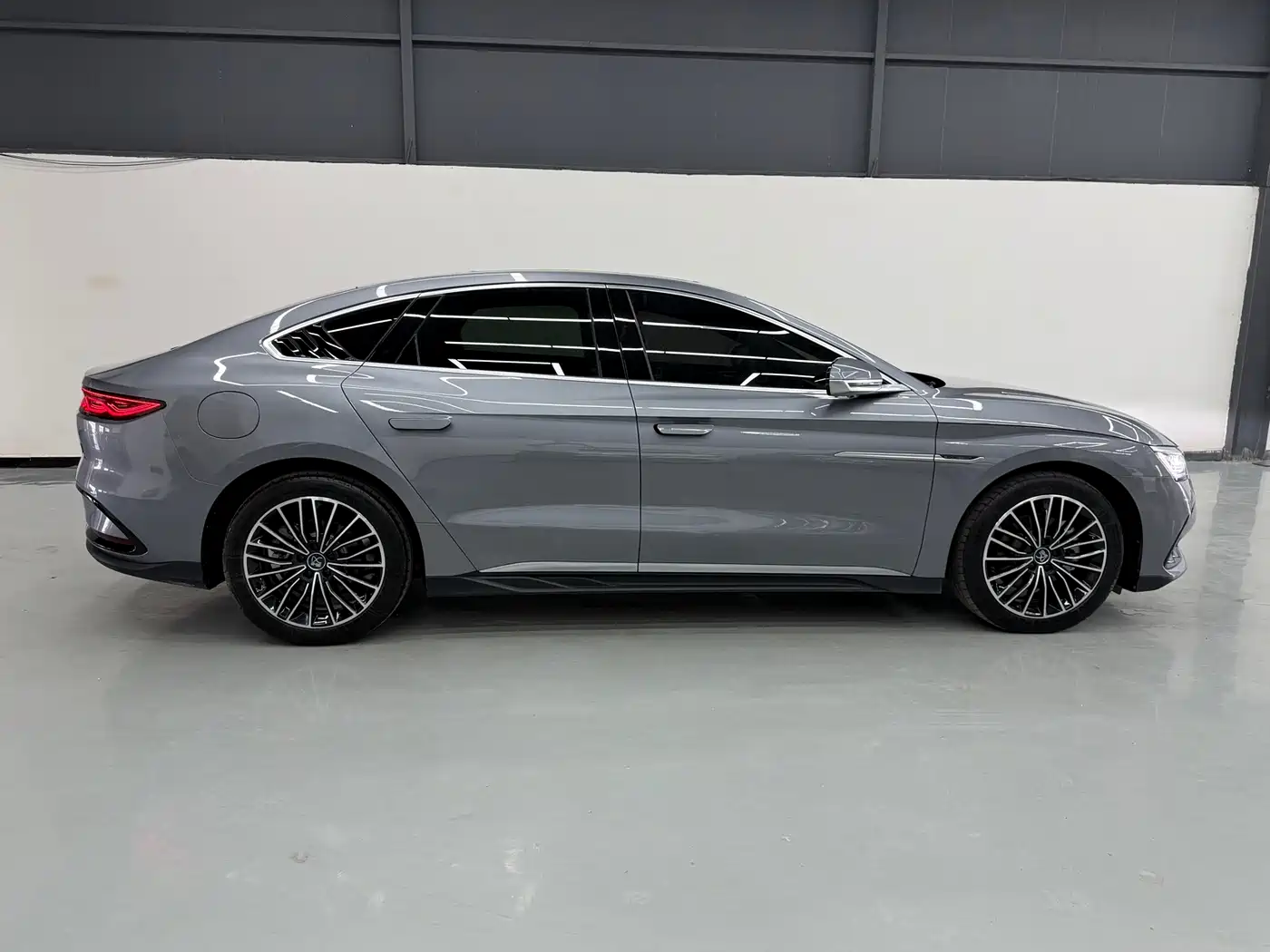 BYD Han 2022 DM-i 121KM Premium Edition фото 7