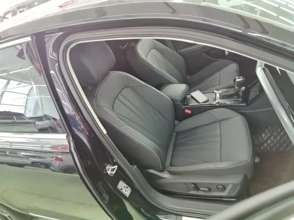 Volkswagen Passat 2025 Outstanding 380TSI Starlight Dragon Soaring Edition фото 25