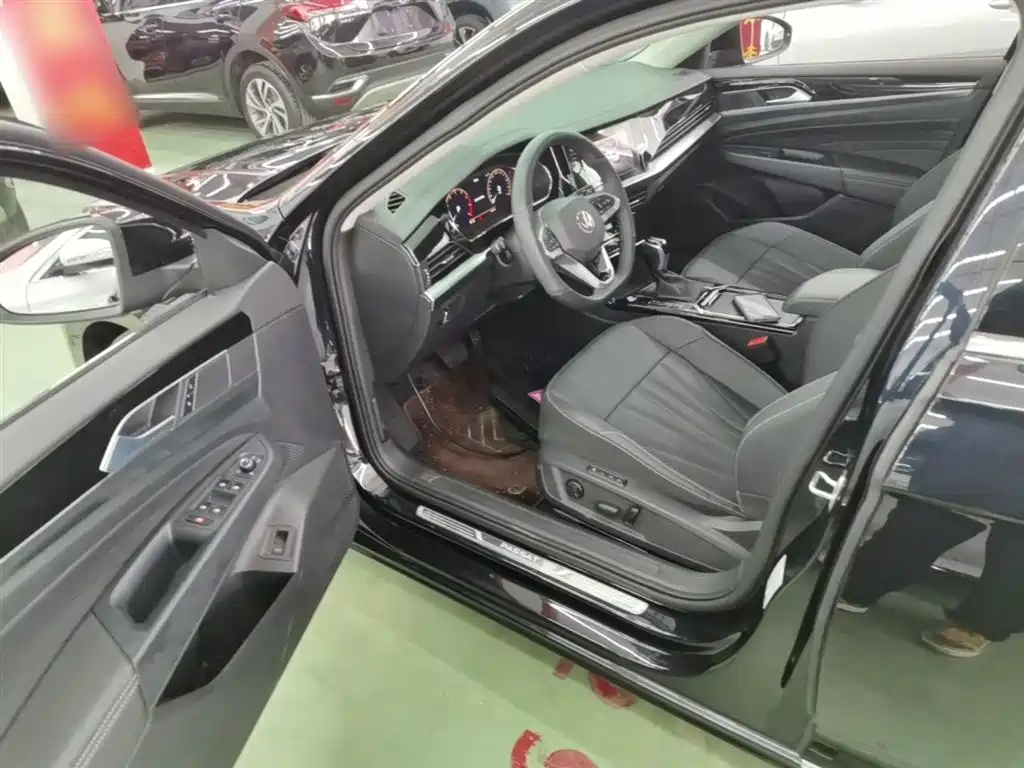 Volkswagen Passat 2025 Outstanding 380TSI Starlight Dragon Soaring Edition фото 16