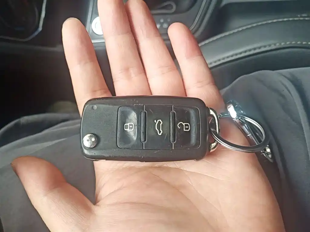 Volkswagen Lavida 2017 1.6L Automatic Comfort Edition фото 9