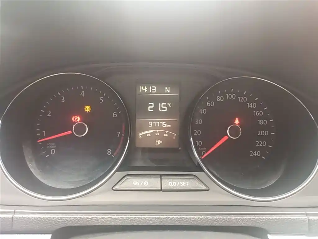 Volkswagen Lavida 2017 1.6L Automatic Comfort Edition фото 12