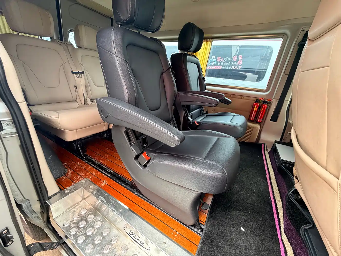 Ford New Generation Transit 2013 2013 2.4T Diesel Economy Logistics Short Wheelbase Medium Roof China III