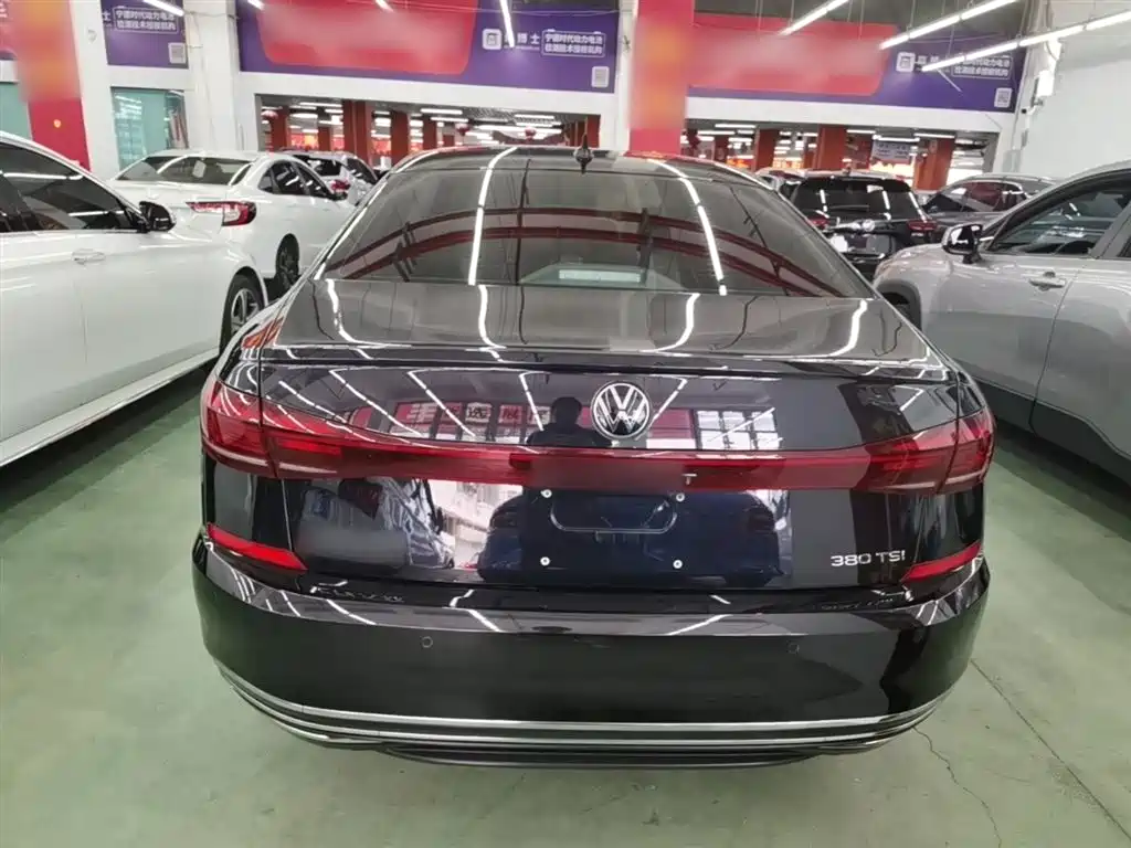 Volkswagen Passat 2025 Outstanding 380TSI Starlight Dragon Soaring Edition фото 6