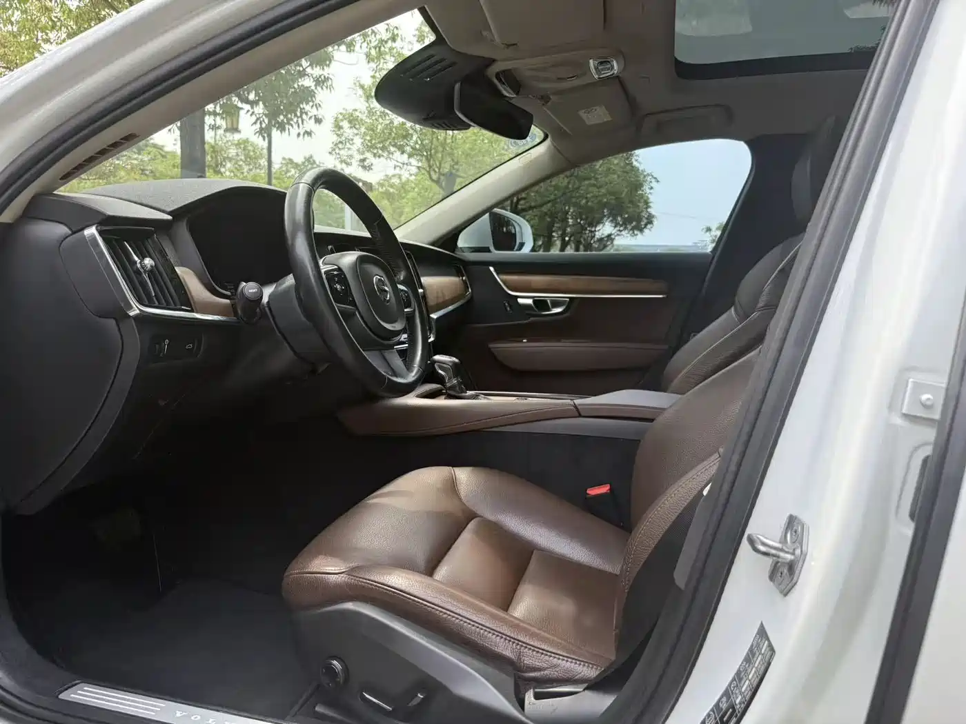 Фото 4 - Volvo S90
