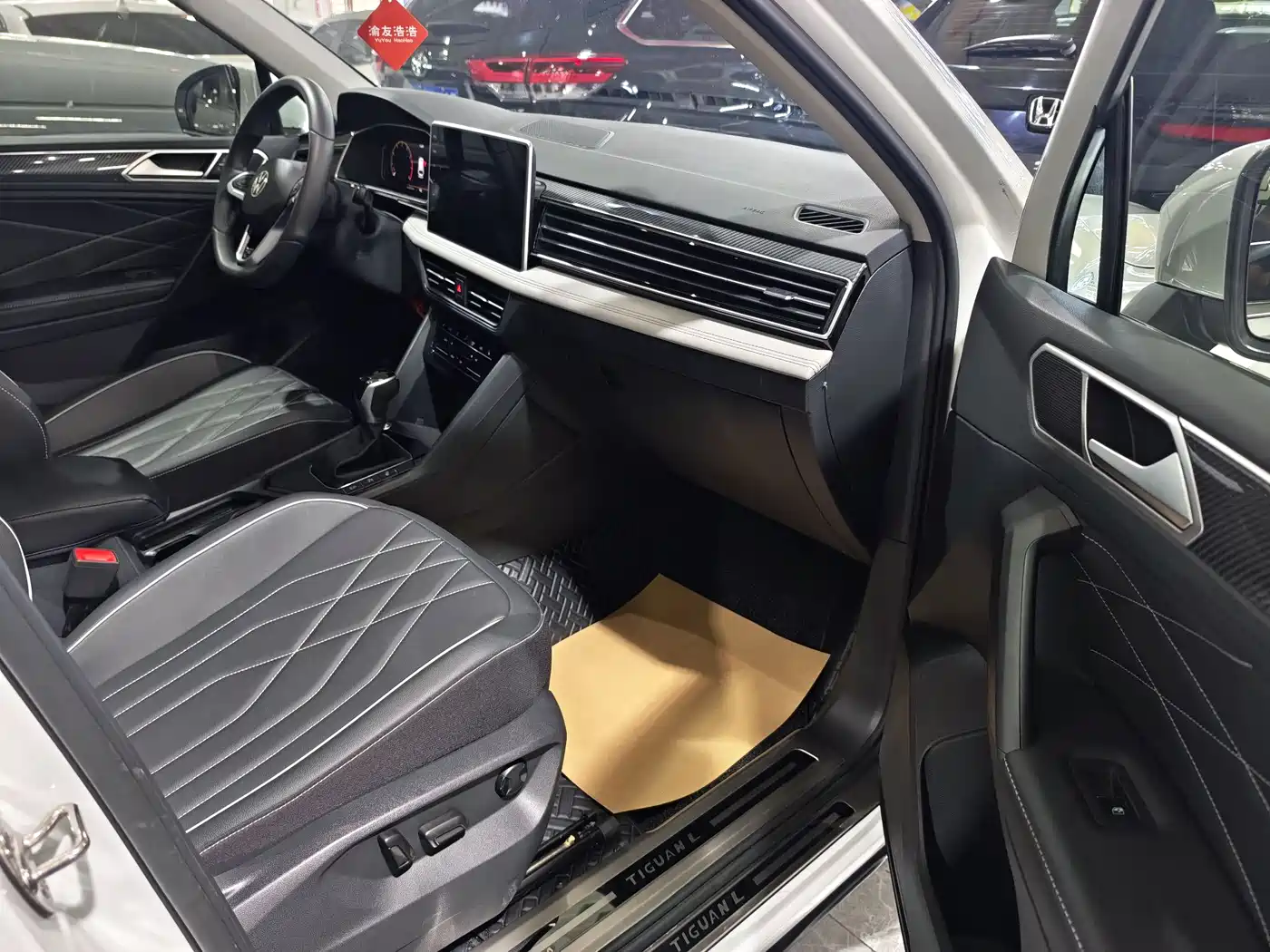 Volkswagen Tiguan L 2024 Outstanding 330TSI Auto 2WD R-Line Dragon Glory Edition фото 6