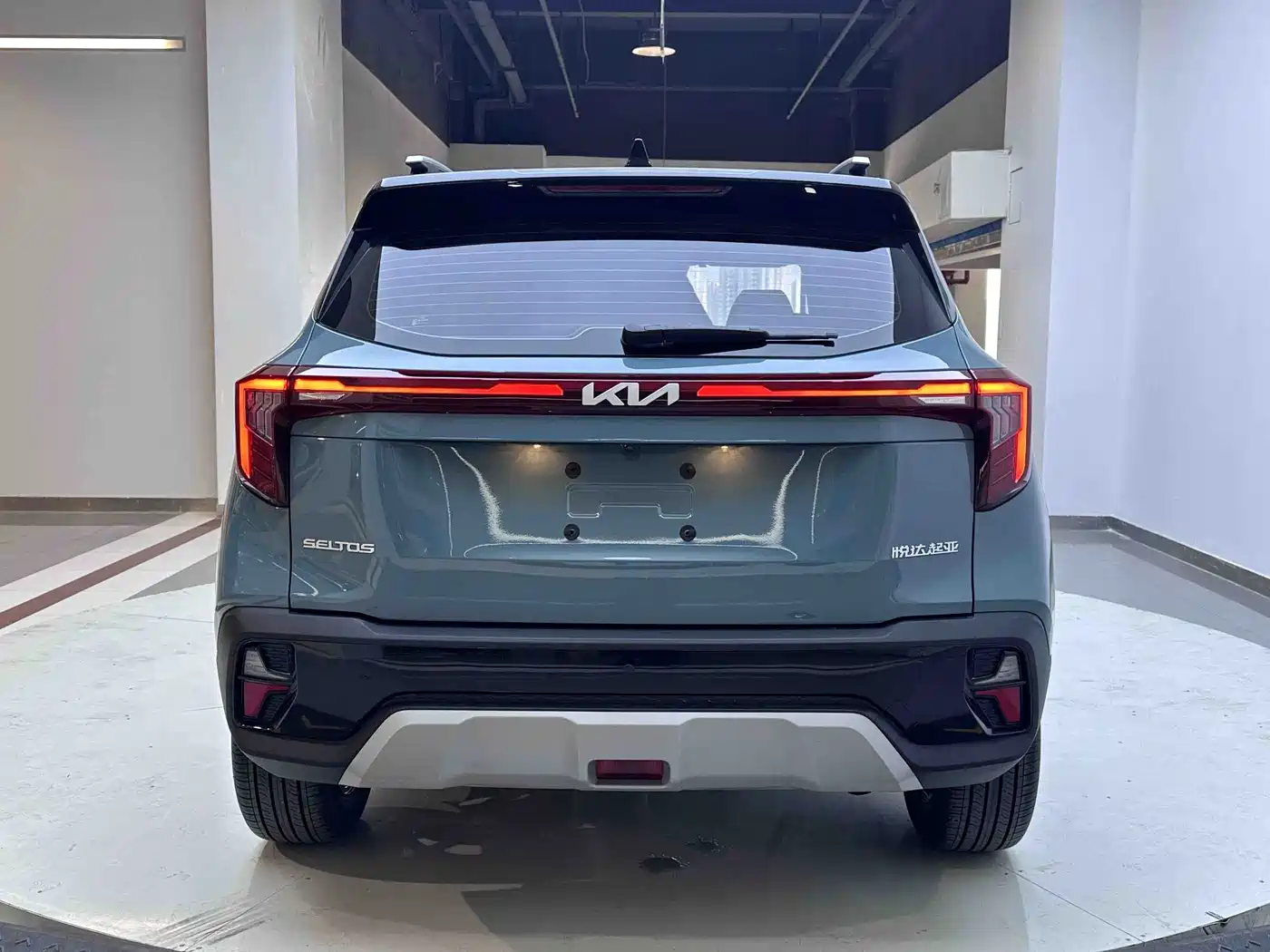 Kia Seltos 2023 1.5L CVT Premium Edition фото 6