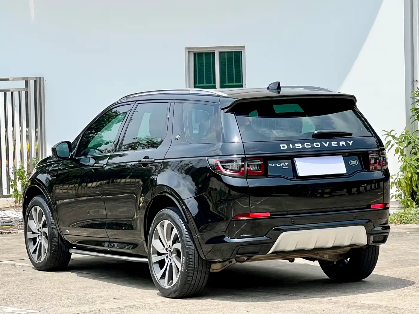 Land Rover Discovery Sport 2022 Model Year Facelift 249PS Metropolitan Edition фото 17