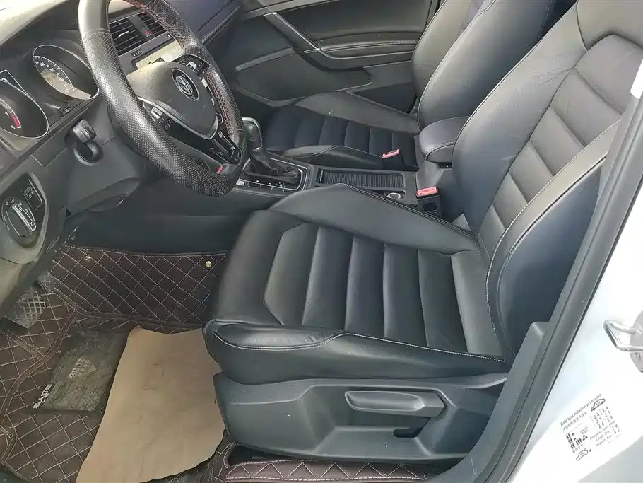 Volkswagen Golf 2016 230TSI Automatic Luxury фото 9