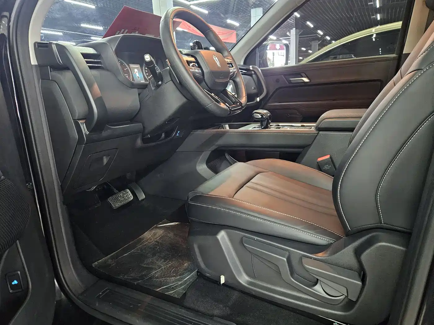 Jiangling Dadao 2025 2024 All-Rounder 2.3T Diesel Automatic 2WD Standard Wheelbase Comfort